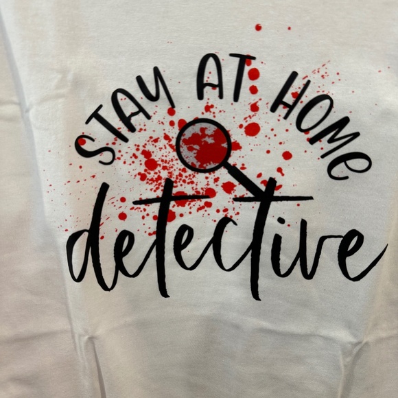 Gildan Tops - Stay at home detective T-shirt